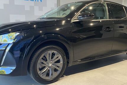 Peugeot 208 15.229 km 18.710 &euro; Augsburg 86179