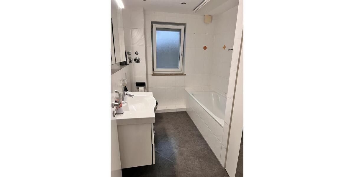 Etagenwohnung Langweid am Lech - 4 Zimmer, 96 m&sup2;, 490.000&euro; | Angebot:23457784