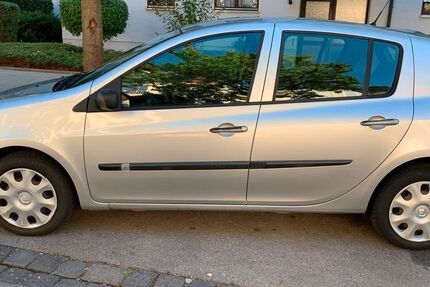 Renault Clio 132.000 km 2.599 &euro; Augsburg 86159