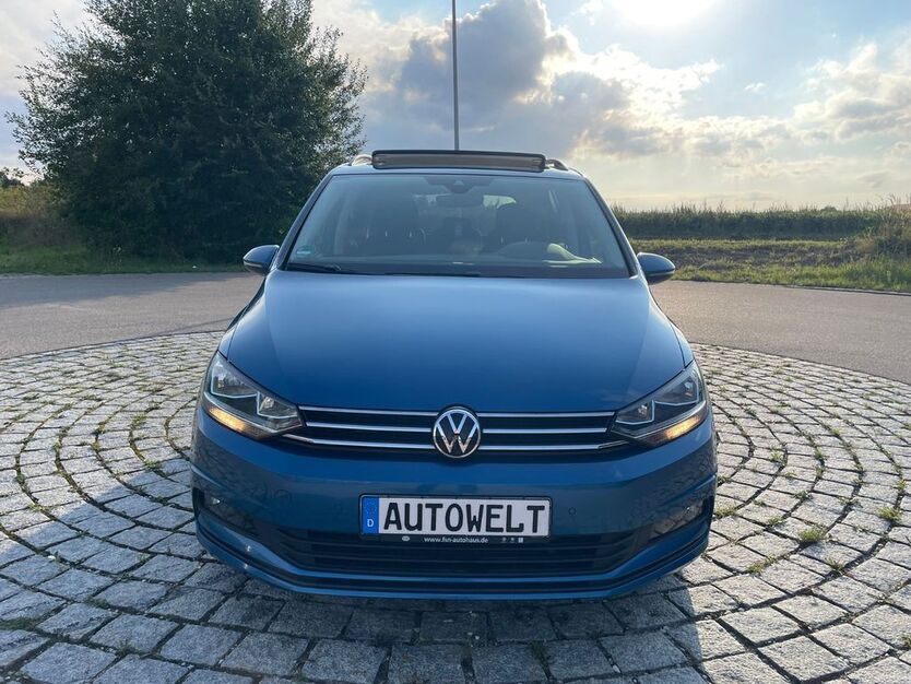 VW Touran 99.907 km 26.499 € Freienried 86495