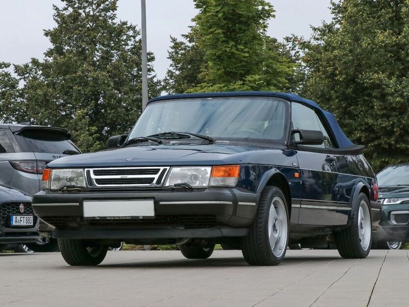 900