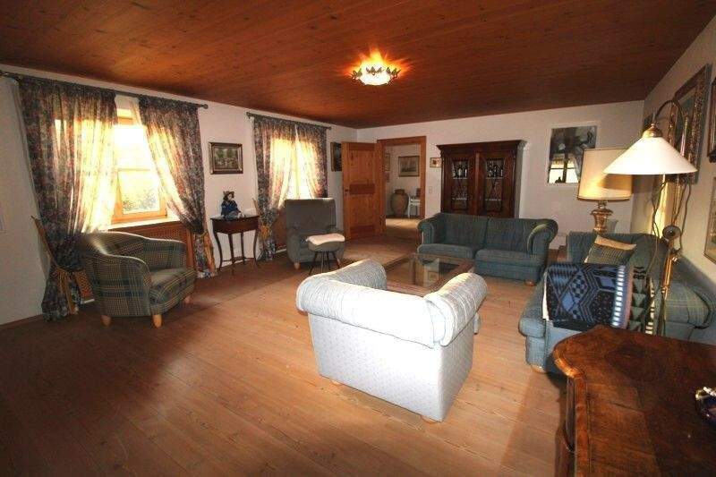 Einfamilienhaus Aystetten - 8 Zimmer, 250 m&sup2;, 2.850&euro; | Angebot:25226575